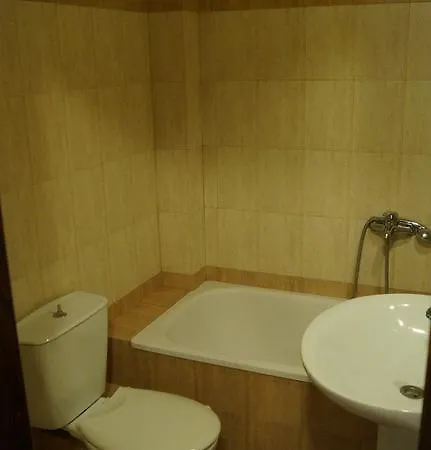 Xenonas Arxontiko * Káto Loutrákion