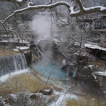 Xenonas Arxontiko * Káto Loutrákion